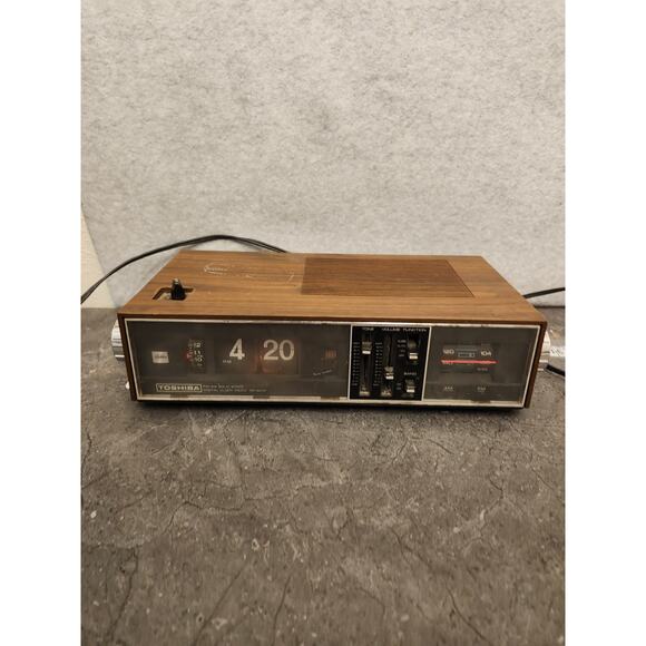 Vintage 60s 70s Toshiba RC-807F FM/AM Solid State Digital Clock Radio Japan made - Picture 1 of 11